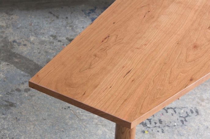 coffee table cherry woodgrain detail